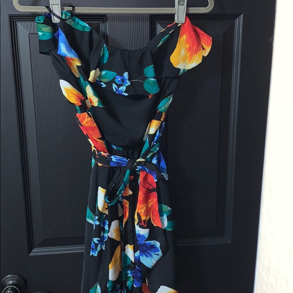 Hawaiian dress perfect for a Luau!!